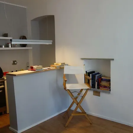 Bilocale Con Tanta Cultura Apartment *